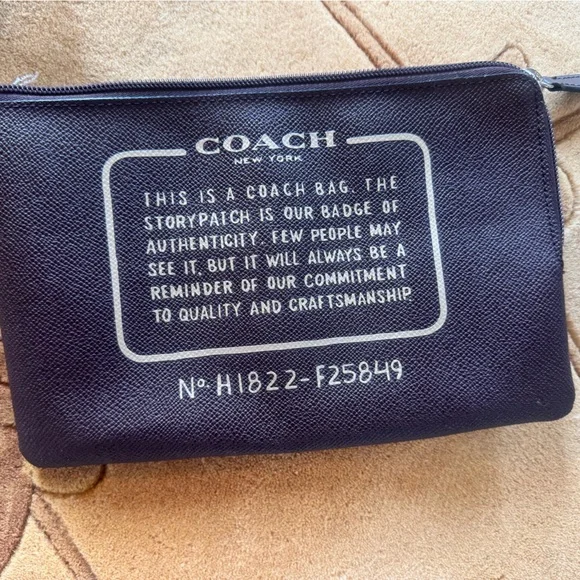 Coach tote - Picture 3 of 7